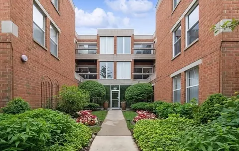 1925 Lake Ave #306, Wilmette, IL 60091