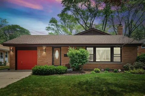 307 S Kenilworth Ave, Mount Prospect, IL 60056