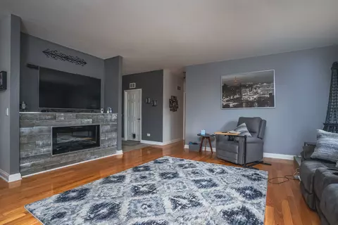 1731 Cashel Ln, Mchenry, IL 60050 photo 3