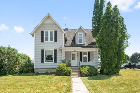 401 S 3rd St, Malta, IL 60150