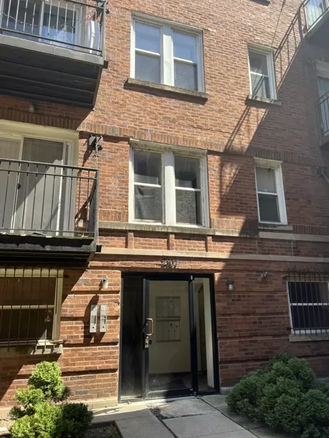 2107 E 67th St #206, Chicago, IL 60649