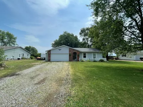 505 S Vine St, Camargo, IL 61919