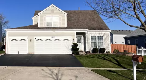 1812 Van Dyke Ln, Carpentersville, IL 60110
