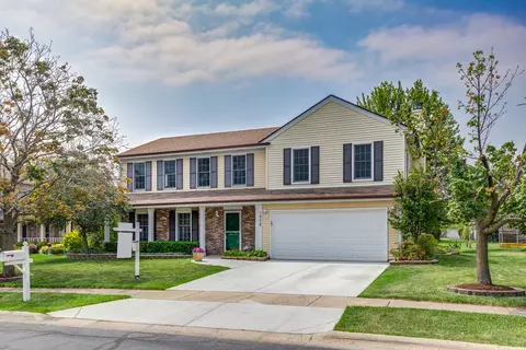 1072 Brookstone Dr, Carol Stream, IL 60188