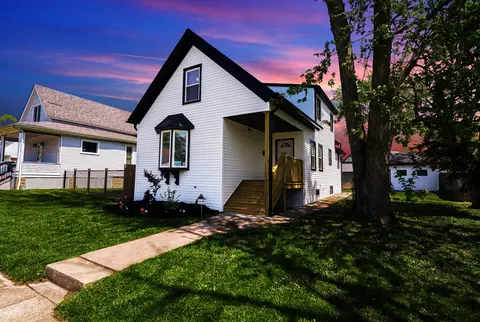 12945 Mozart St, Blue Island, IL 60406