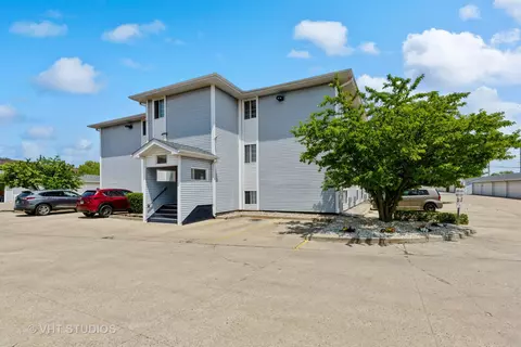 3170 W Monroe St #302, Waukegan, IL 60085