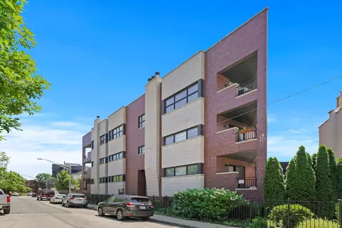 2329 W Altgeld St #3W, Chicago, IL 60647