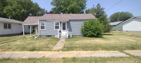 805 S Division Ave, Polo, IL 61064
