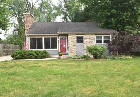 139 E Maple Ave, Villa Park, IL 60181