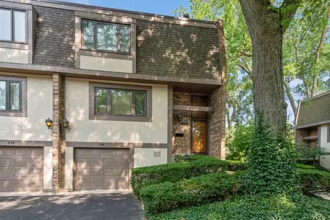 216 Charles Pl, Wilmette, IL 60091