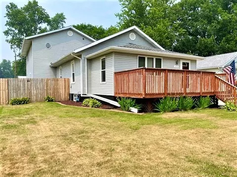 613 E 3rd St, Rock Falls, IL 61071