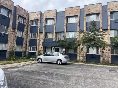 8625 W Foster Ave #2B, Chicago, IL 60656