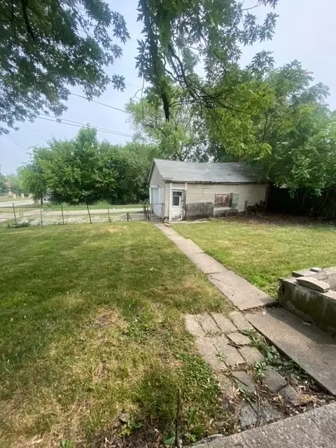 281 E 149th St, Harvey, IL 60426 photo 2