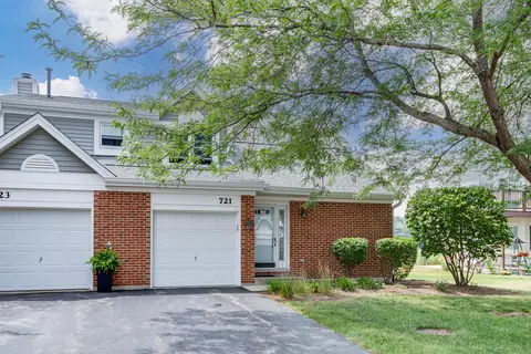 721 Daybreak Ln, Carol Stream, IL 60188