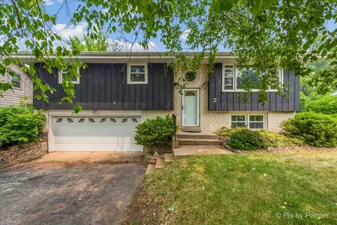 122 Hilltop Dr, Lake In The Hills, IL 60156