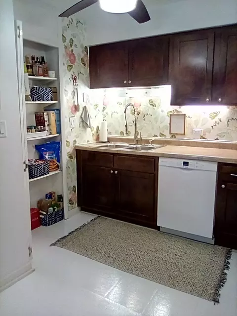 520 Burning Tree Ln #205, Naperville, IL 60563 photo 8