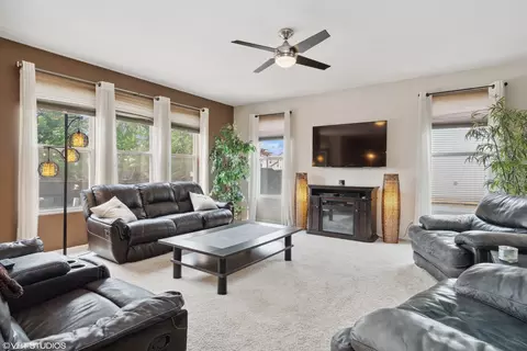 11325 Glenbrook Cir, Plainfield, IL 60585 photo 10