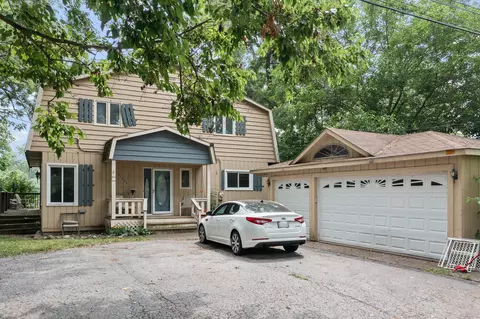 41599 N Lotus Ave, Antioch, IL 60002