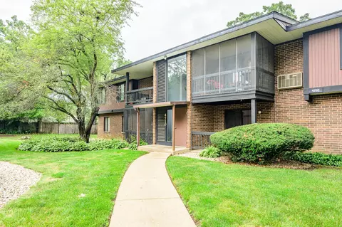 4710 W Northfox Ln #4, Mchenry, IL 60050