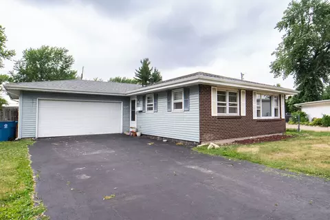 649 Evergreen Ln, Bradley, IL 60915