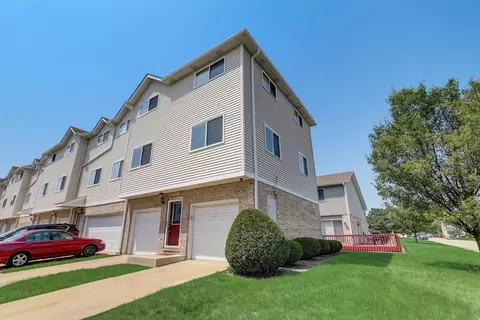 8201 Rachel Ln #8201, Justice, IL 60458