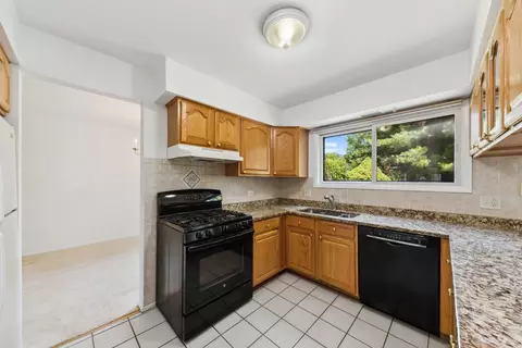 2521 Honeysuckle Ln, Rolling Meadows, IL 60008 photo 5