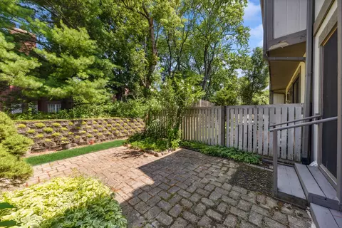 2521 Honeysuckle Ln, Rolling Meadows, IL 60008 photo 24