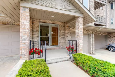 3174 Woodland Dr #74, Zion, IL 60099