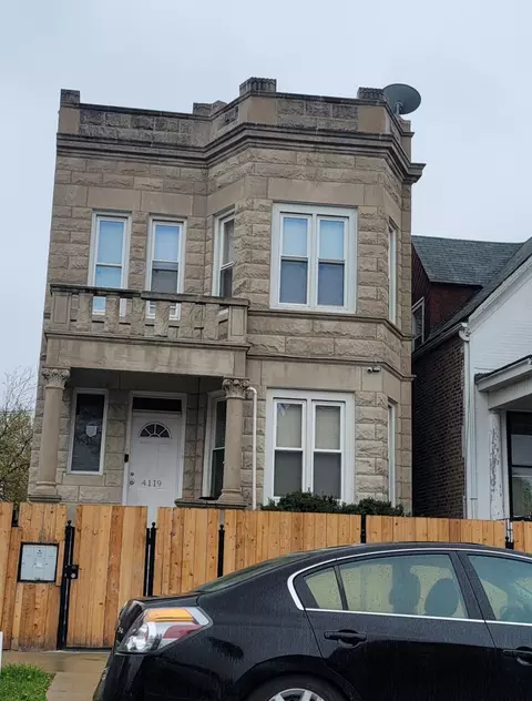 4119 W Gladys Ave, Chicago, IL 60624
