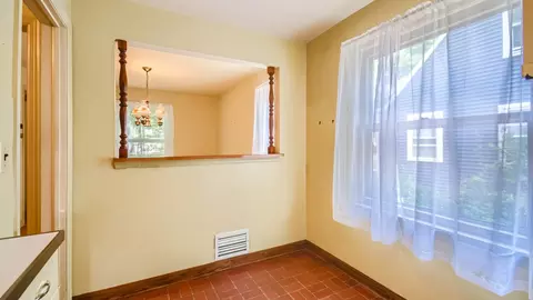 511 S Edison Ave, Elgin, IL 60123 photo 15