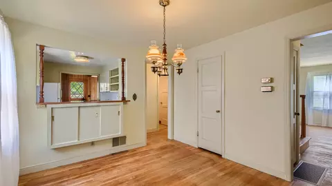 511 S Edison Ave, Elgin, IL 60123 photo 10