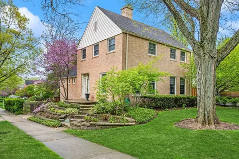 742 Cummings Ave, Kenilworth, IL 60043