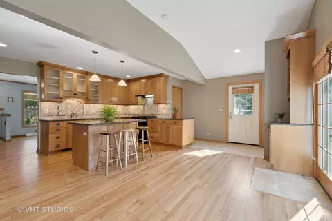 1703 W Rusty Dr, Mount Prospect, IL 60056 photo 5