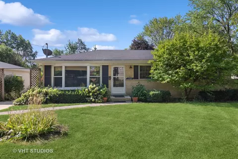 1703 W Rusty Dr, Mount Prospect, IL 60056 photo 2