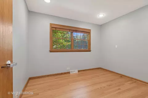 1703 W Rusty Dr, Mount Prospect, IL 60056 photo 8