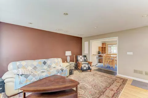 261 W Parkview Dr, Addison, IL 60101 photo 4
