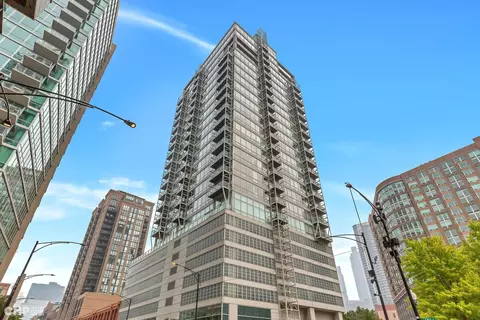 653 N Kingsbury St #901, Chicago, IL 60654