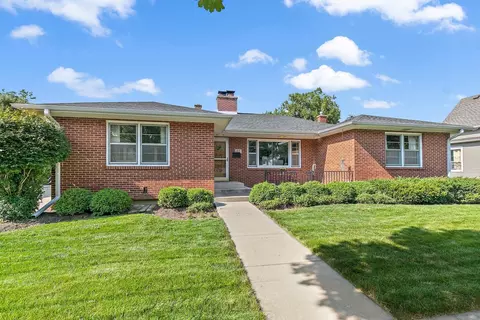 21 Michigan Ave, East Dundee, IL 60118