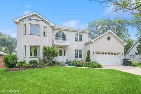 8835 Palisades Rd, Burr Ridge, IL 60527