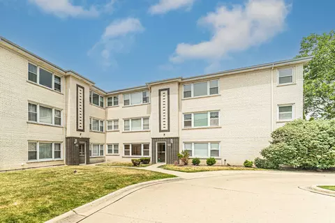 5236 N Potawatomie Ave #301, Chicago, IL 60656