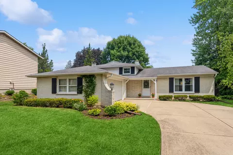262 Palmgren Ct, Buffalo Grove, IL 60089