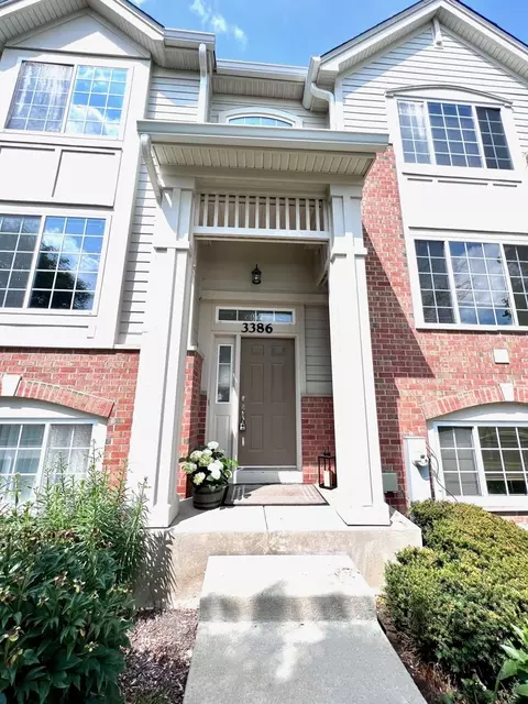 3386 Sanctuary Dr, Elgin, IL 60124