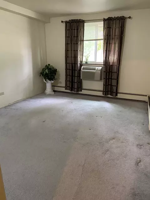 1500 Robin Cir #104, Hoffman Estates, IL 60169 photo 11