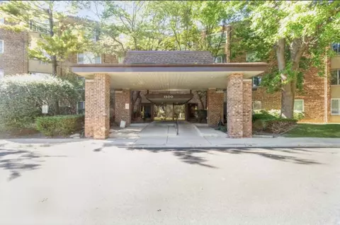 1500 Robin Cir #104, Hoffman Estates, IL 60169