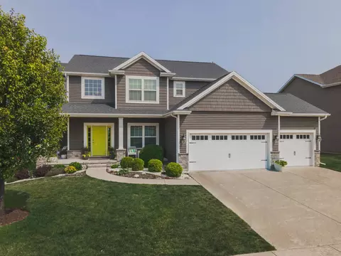 1203 Willow Creek Dr, Bloomington, IL 61705