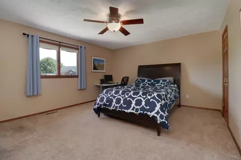 4 Gulf Pointe Ct, Bloomington, IL 61704 photo 36