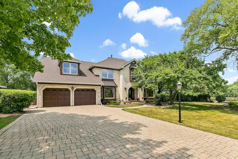 6 N332 Ferrari Ct, Medinah, IL 60157