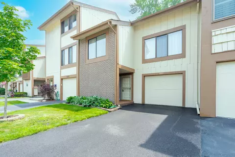 605 White Sands Bay, Roselle, IL 60172