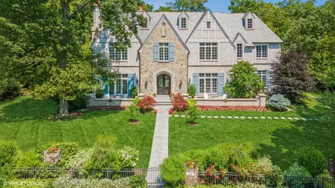 155 Harbor St, Glencoe, IL 60022