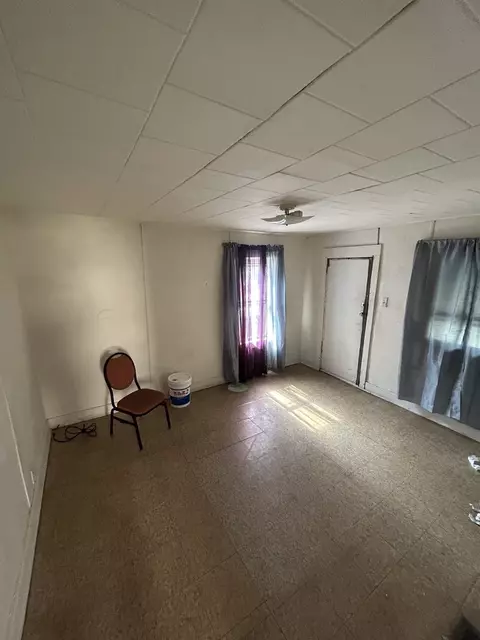 157 W Chestnut St, Kankakee, IL 60901 photo 4